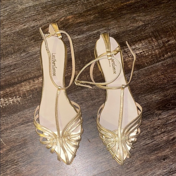 LeatherGoose Gold Sandals with Strappy Design - Picture 2 of 4